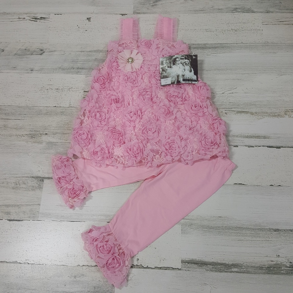 Cach Cach Girl 2 Piece floral Set Size 24 month